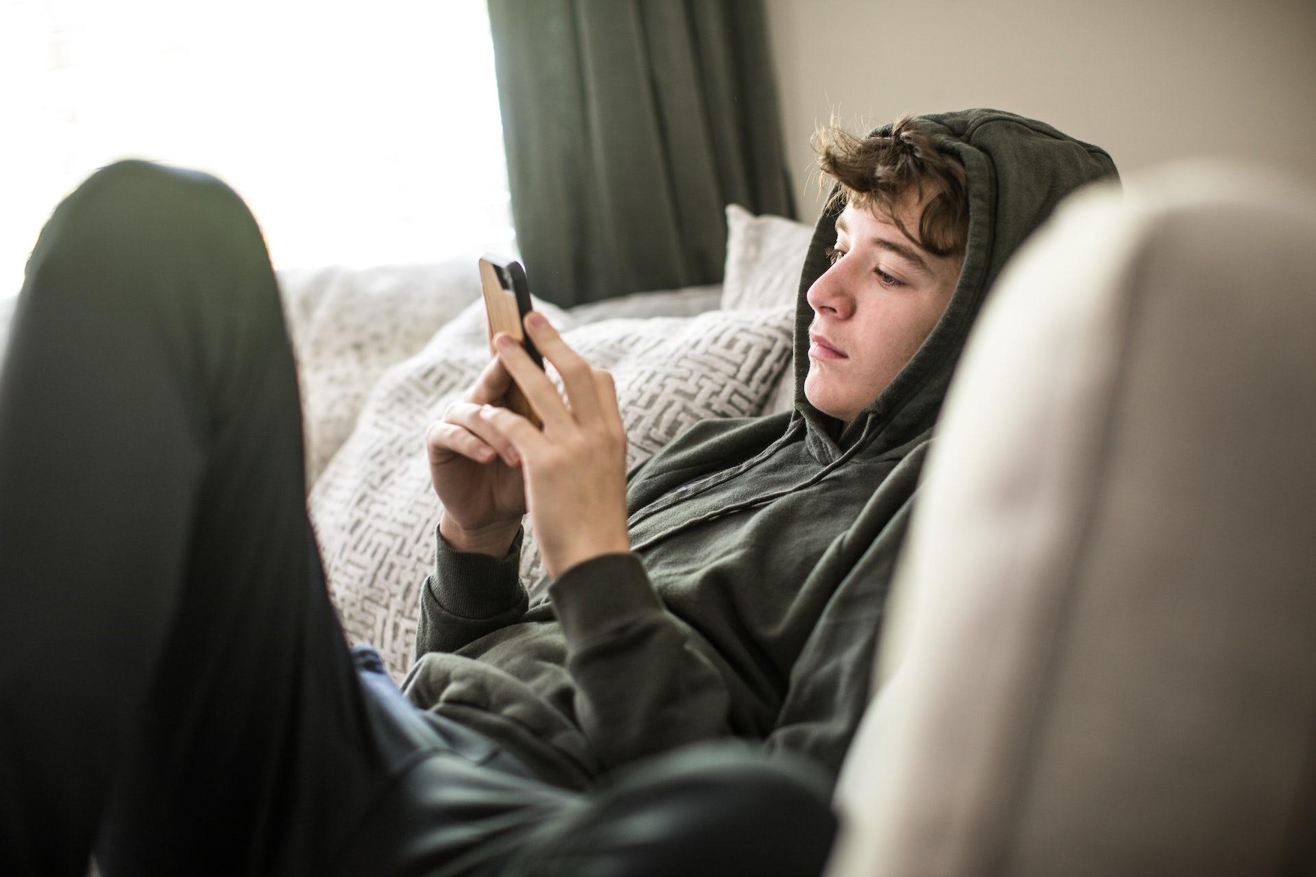 how-much-time-do-kids-spend-on-devices-playing-games-watching-videos