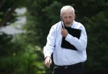 Larry Summers’ sexism is jeopardizing his power and privilege, but the entire economics profession hinders progress for women