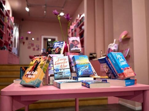 Pittsburgh’s new romance bookstores sell more than happily-ever-afters