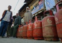 Oil shortages escalate from wars in Iran and Ukraine, with few signs of relief